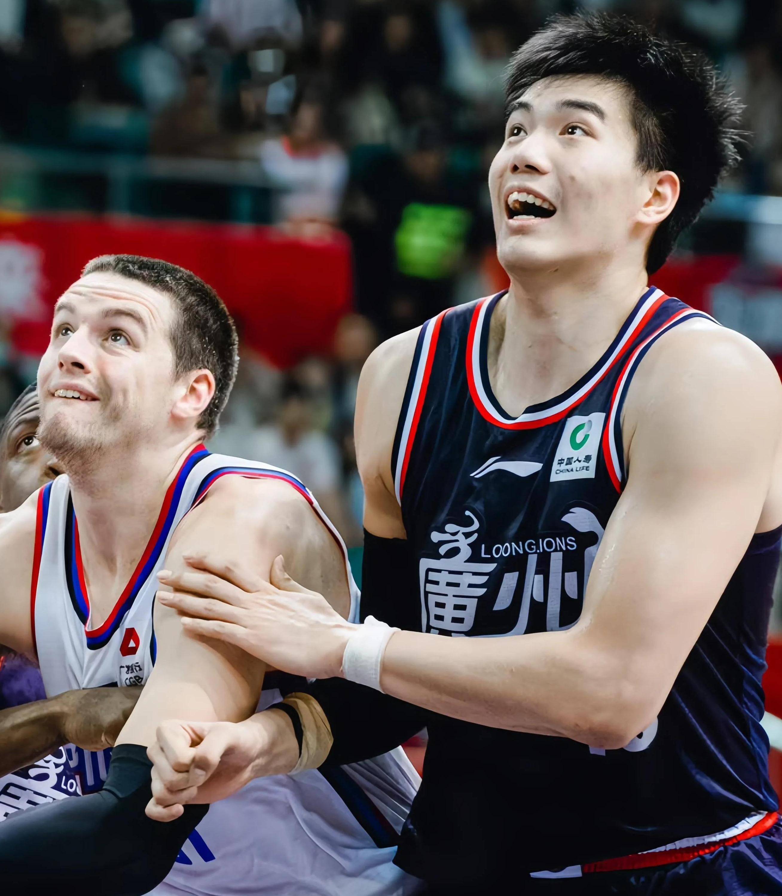 包含国际比赛日突围战来临，成都蓉城围绕CBA季后赛门线救险，媒体盛赞，资深球员宣示担当的词条